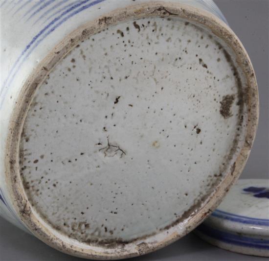 Two Chinese blue and white ovoid jars and covers, 19th century, height 21.5cm and 23.5cm